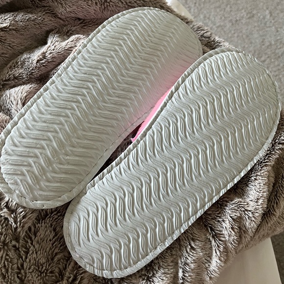 Pink Spa Bath Slippers - Picture 2 of 3